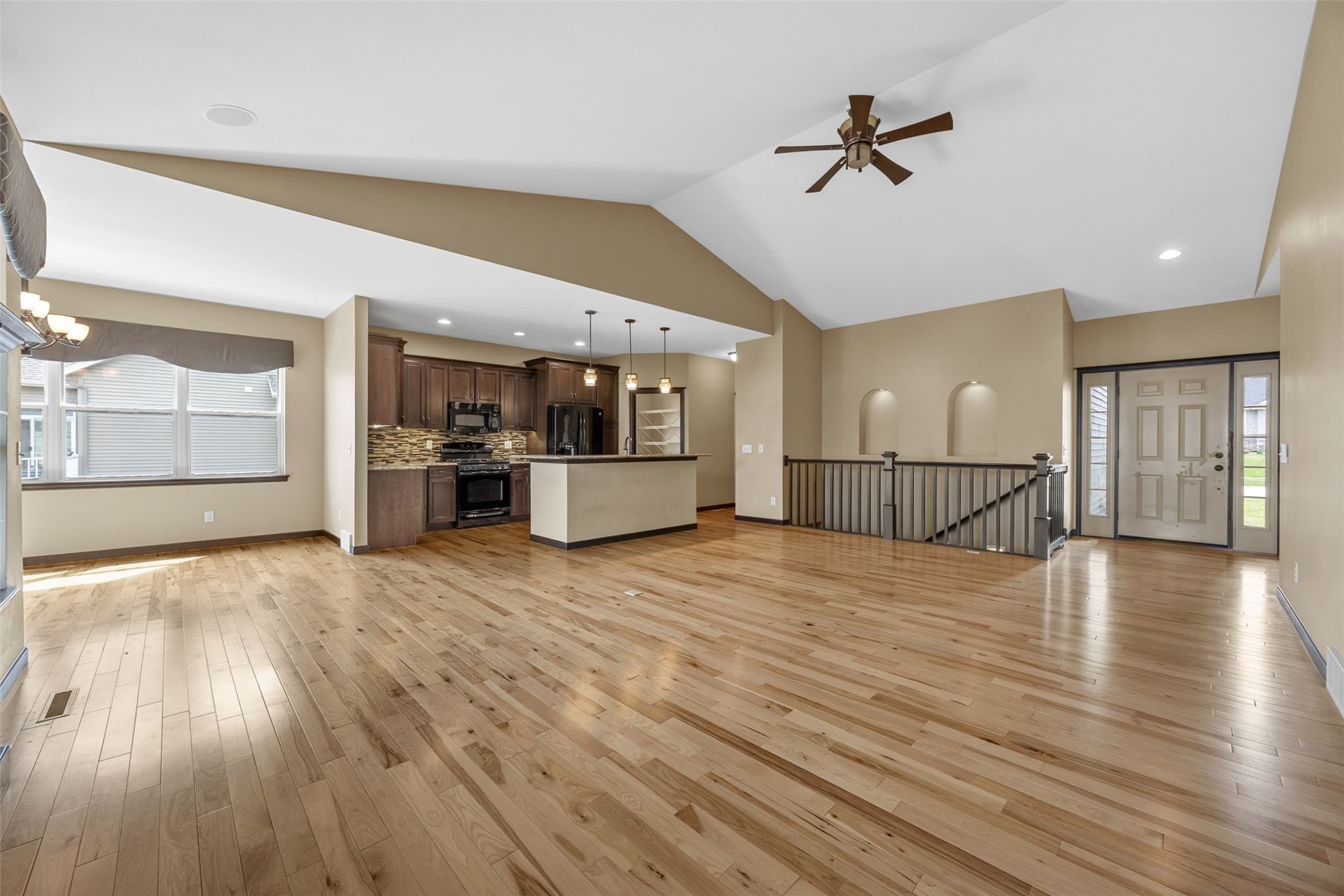 2106 Hallbrook ST SW