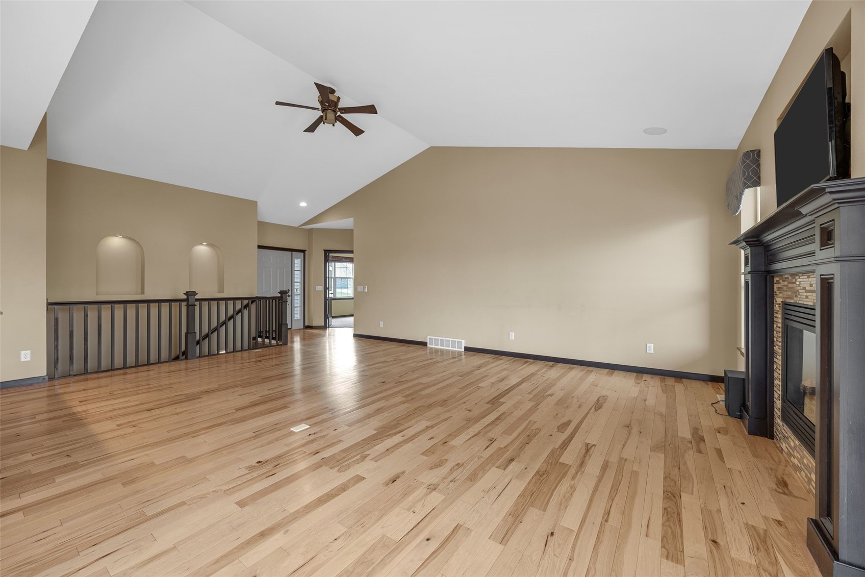 2106 Hallbrook ST SW