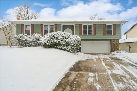6917 Larkwood NE Cedar Rapids IA 52402
