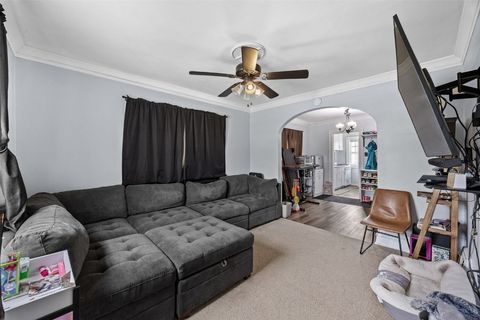 855 Center Point NE Cedar Rapids IA 52402