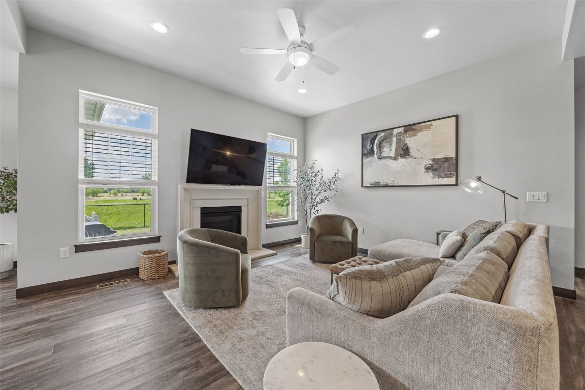 1837 Dickenson Ln