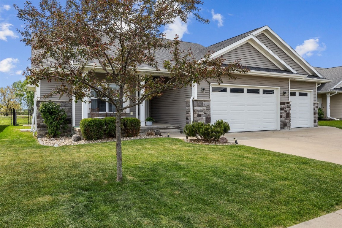 1837 Dickenson Ln