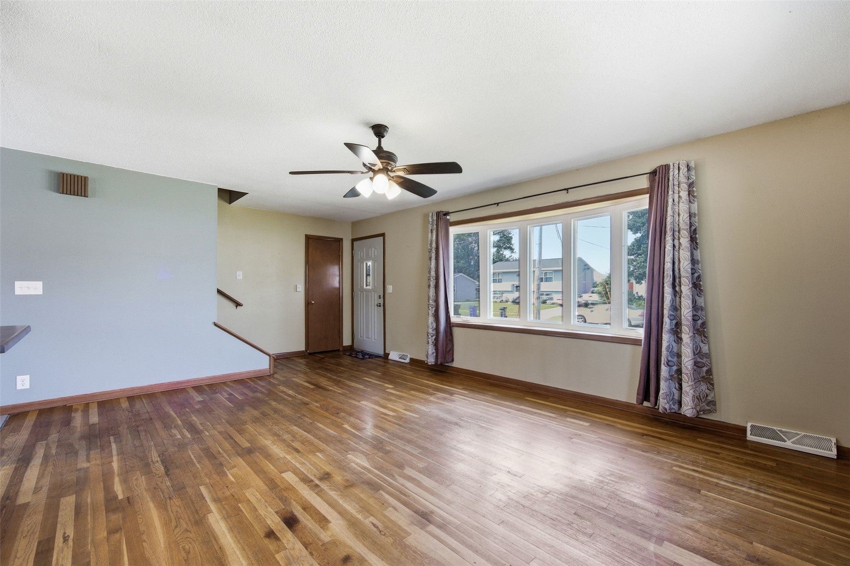 2101 Lauren Dr SW
