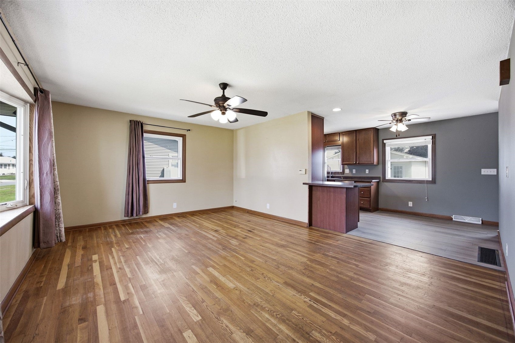 2101 Lauren Dr SW