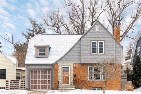 202 Forest Dr SE Cedar Rapids IA 52403