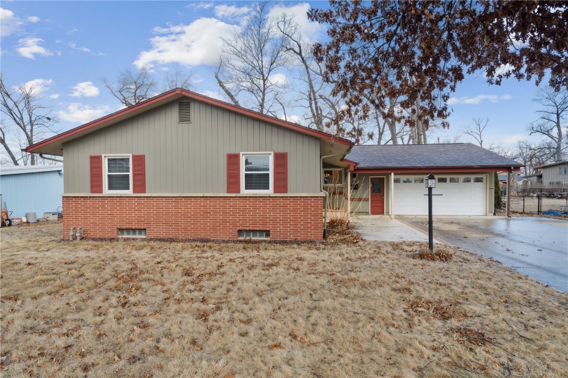 2308 Aspen Lane NE