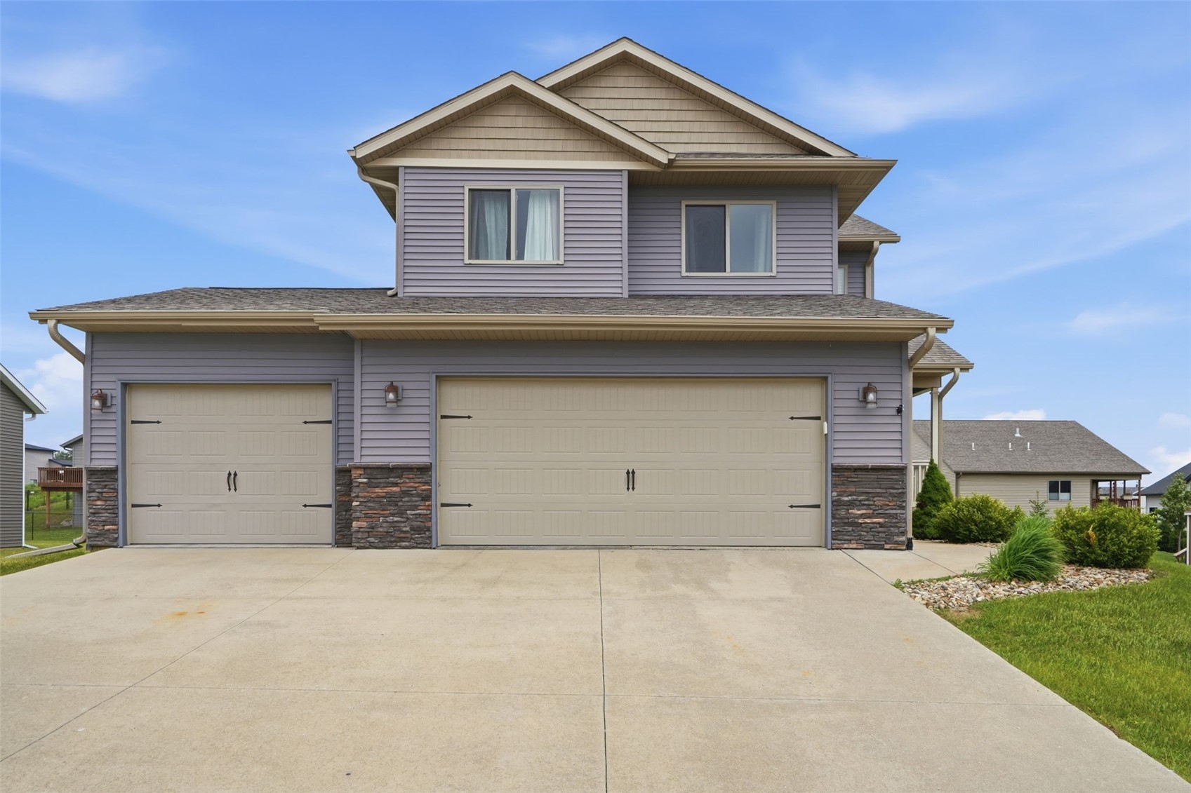 Photo 1 of 39 — 1418 Cardinal Drive, Fairfax, IA 52228