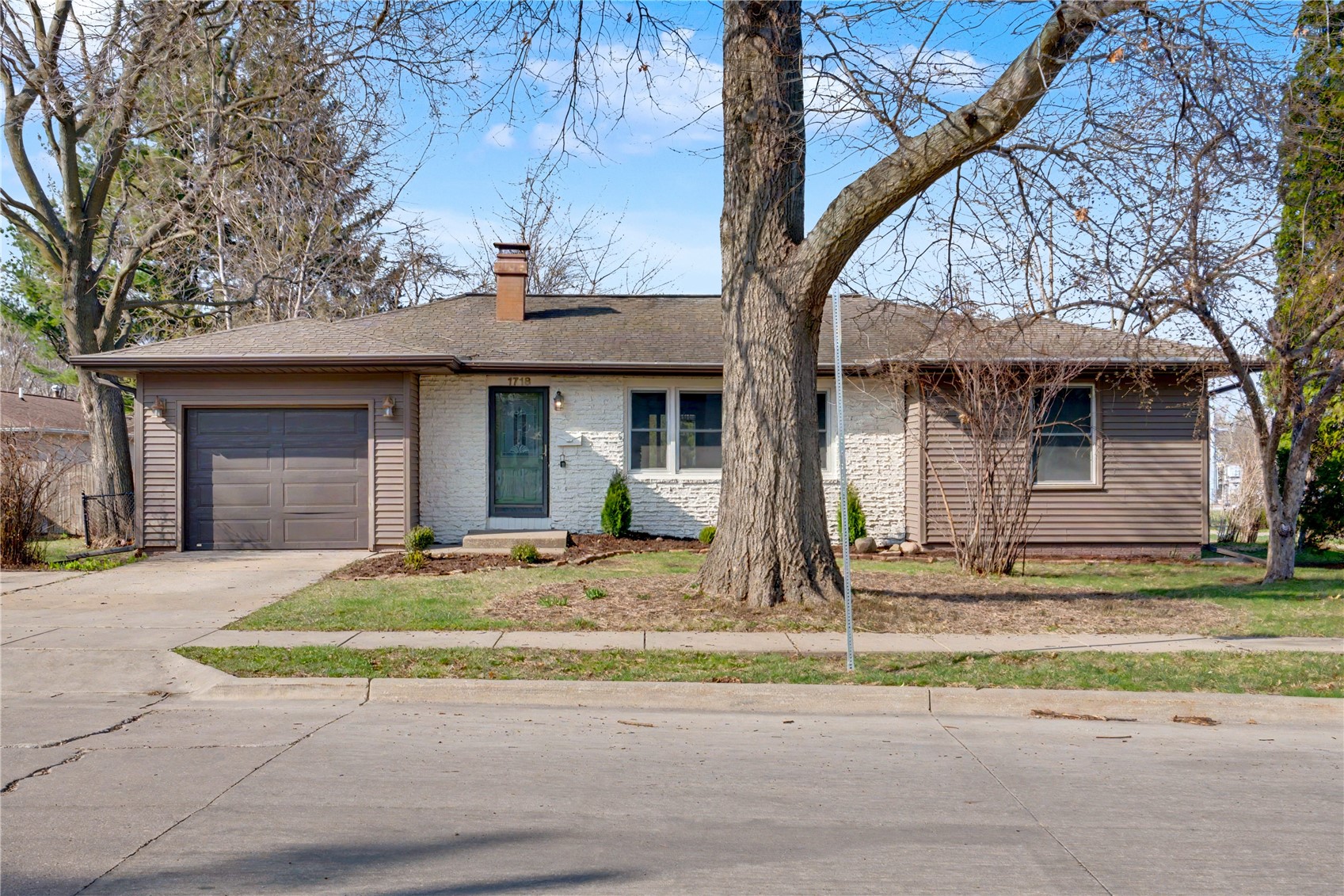 Photo 1 of 30 — 1718 Highland Avenue, Iowa City, IA 52240