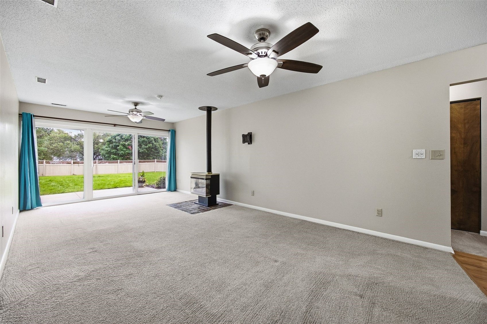 1220 Village Rd 12