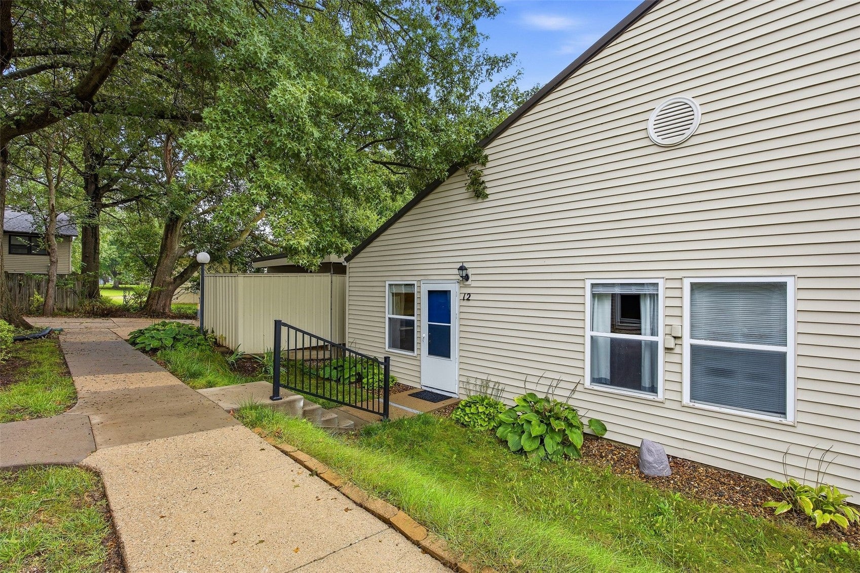 1220 Village Rd 12