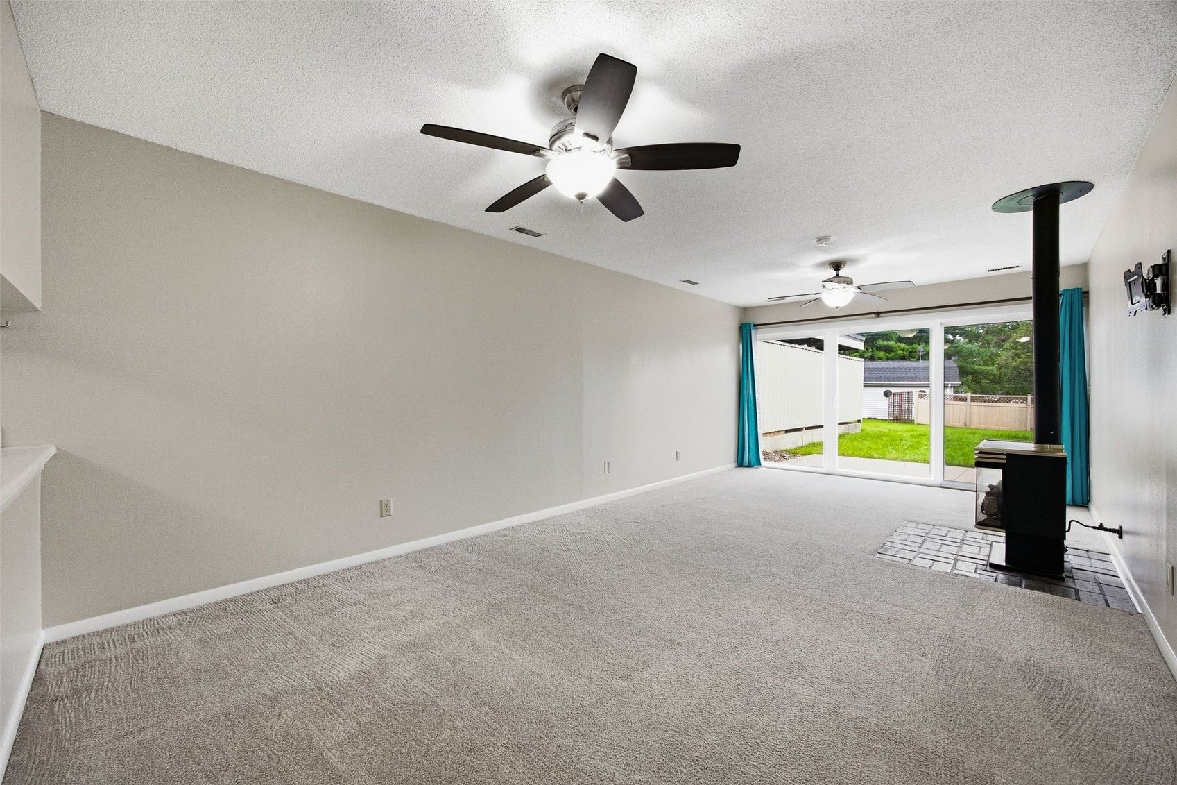 1220 Village Rd 12