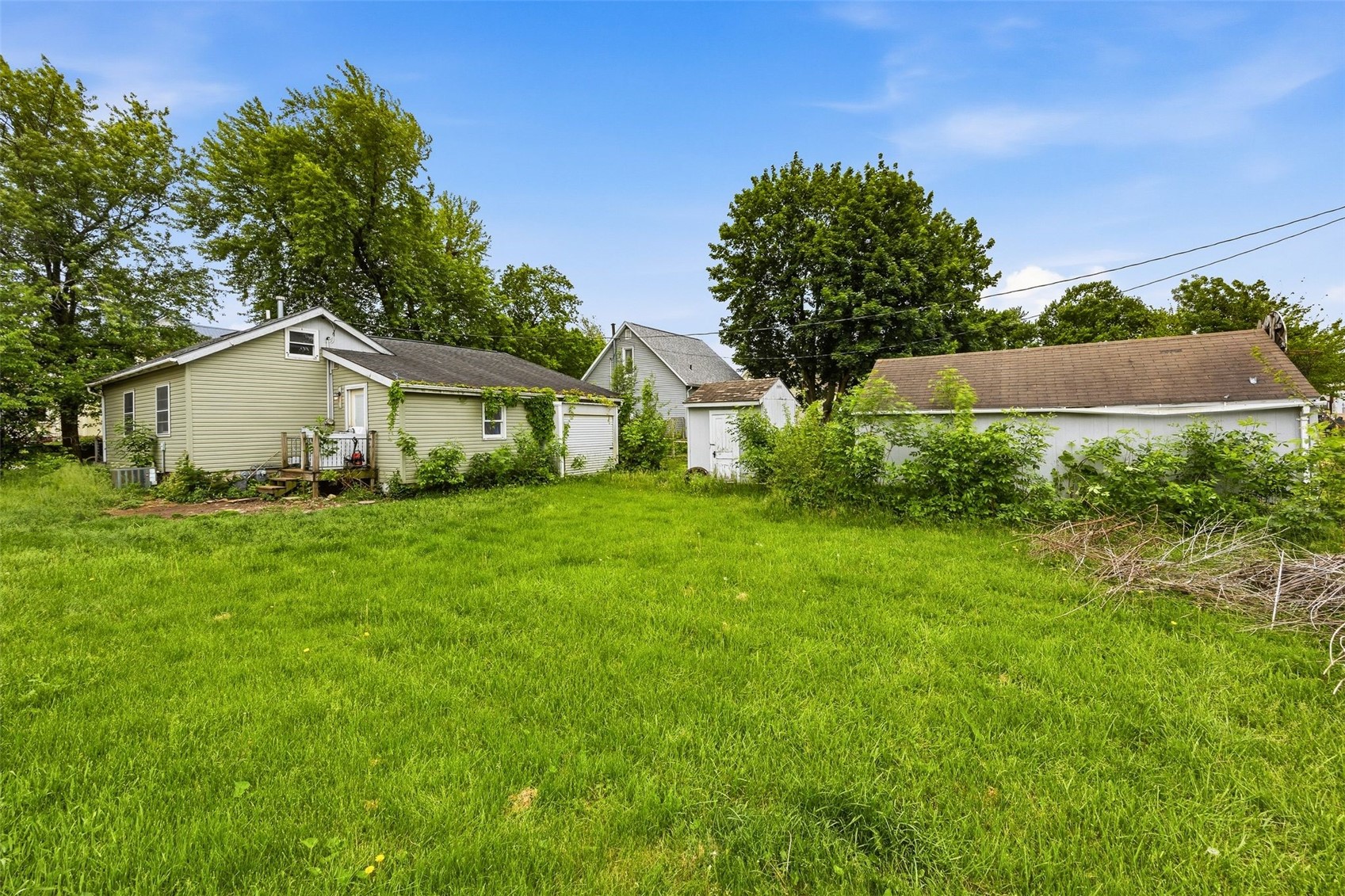100 W North Street