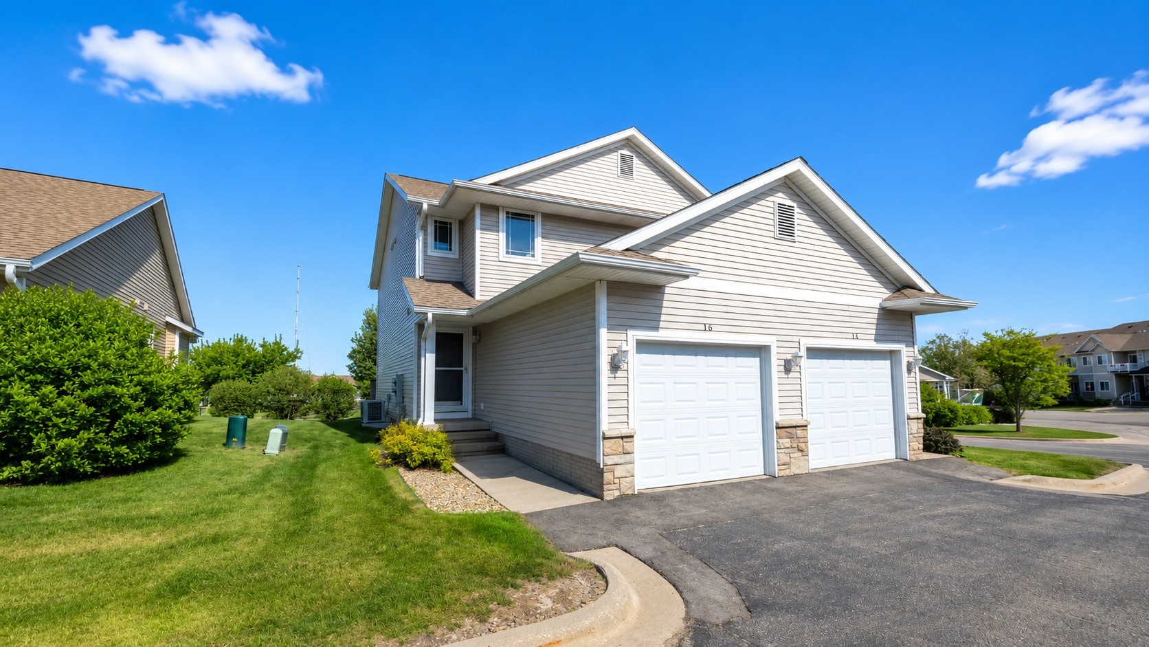 Photo 1 of 22 — 1450 Tower Lane NE Unit 16, Cedar Rapids, IA 52402