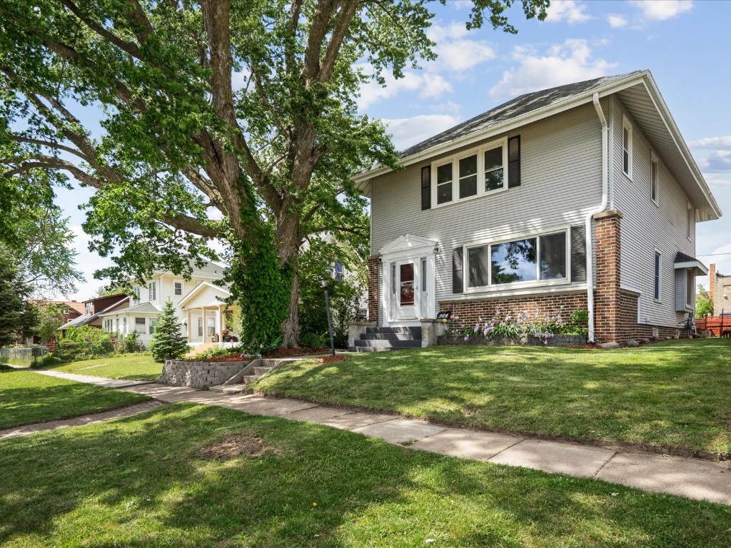 304 South St
