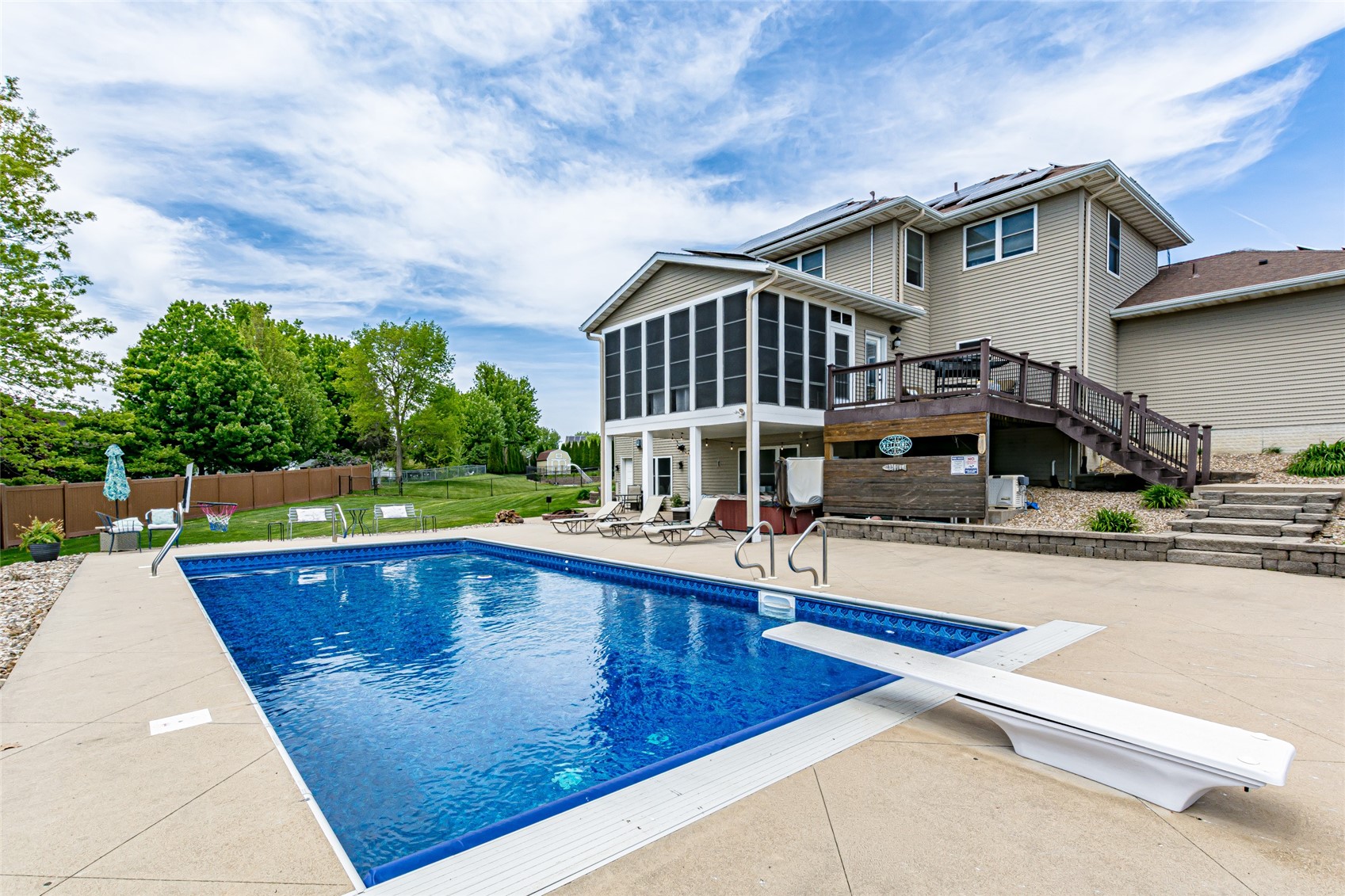 624 Lincoln Court