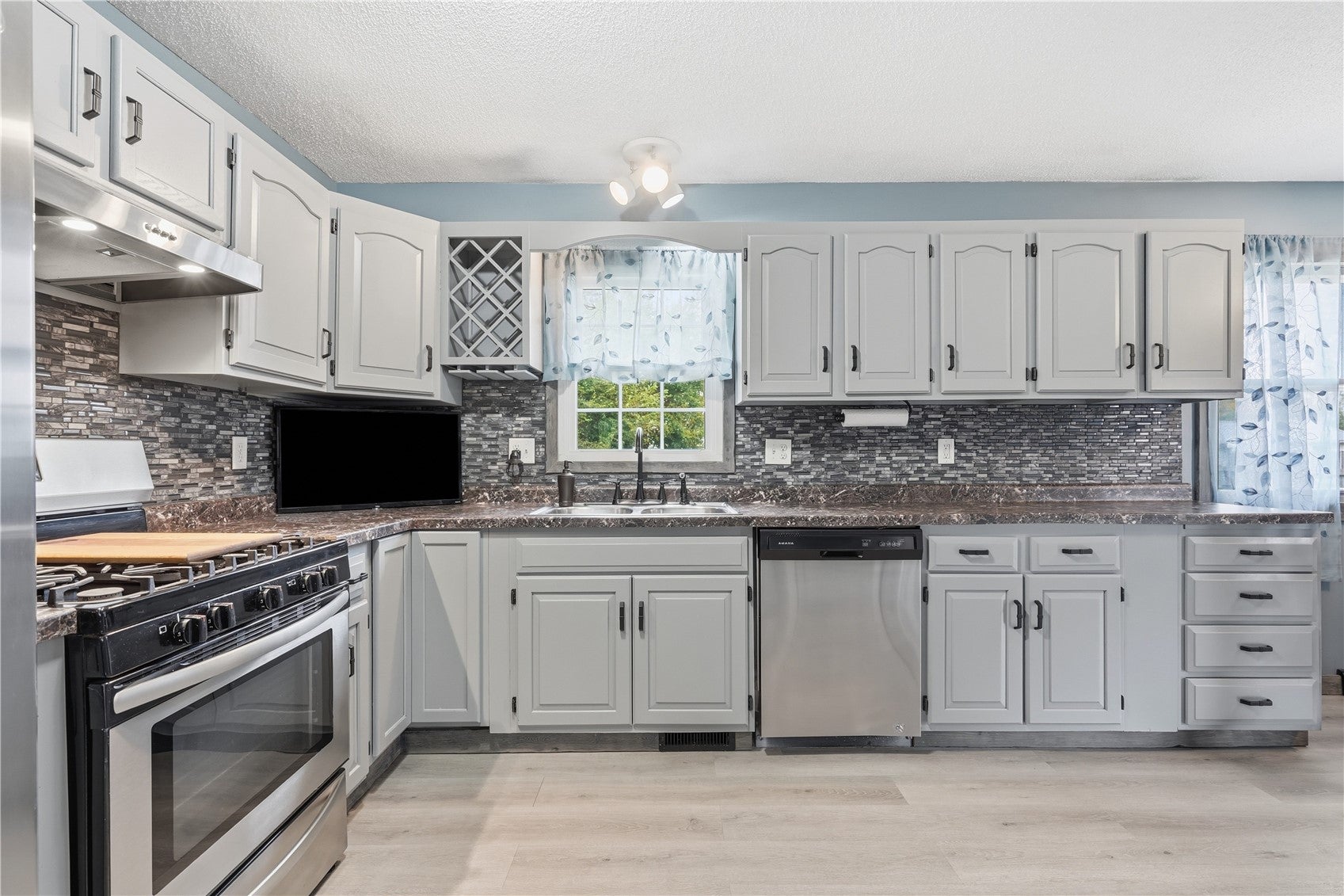23 Drake Dr