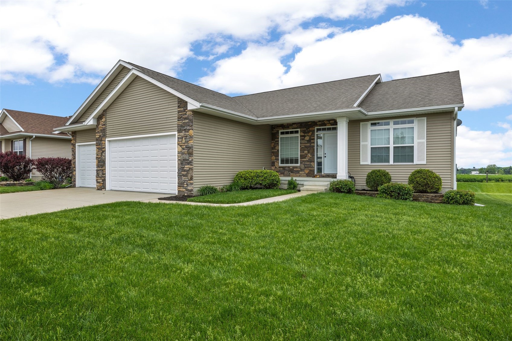 3025 Ridgeview Dr