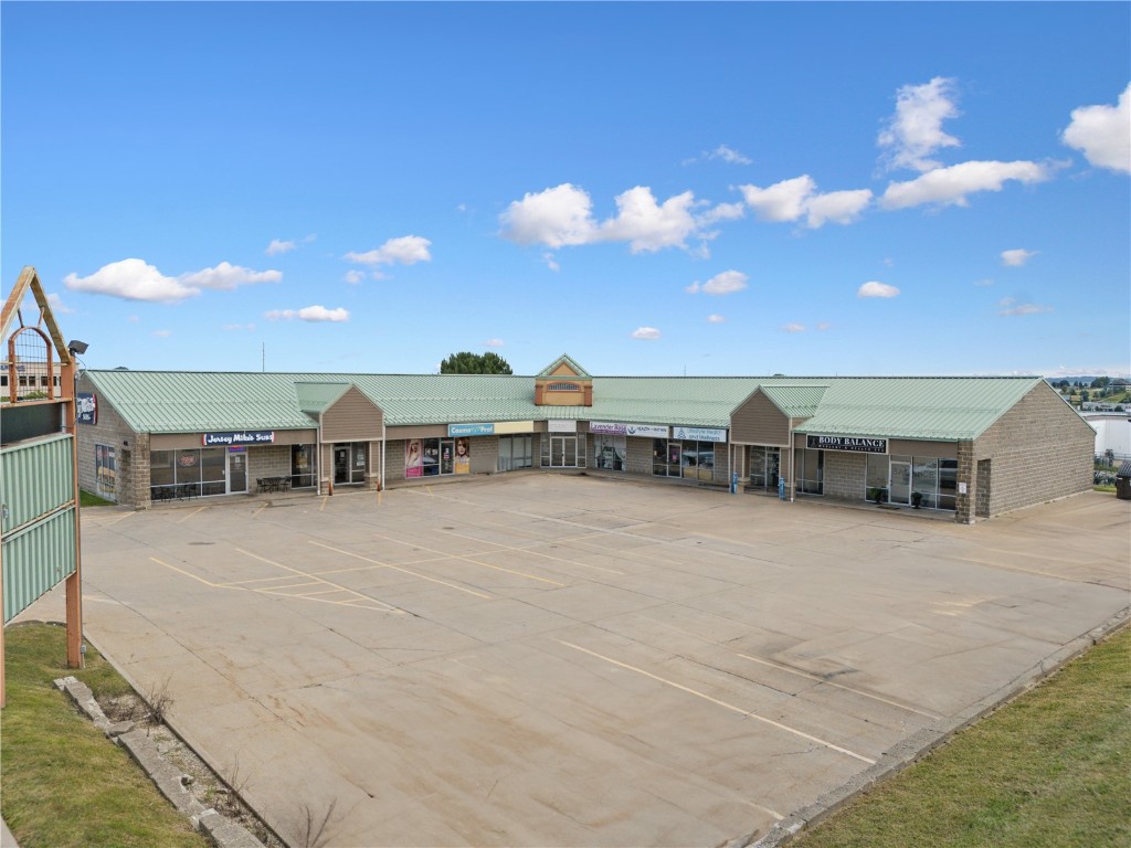 Photo 1 of 19 — 4855 Asbury Road 4, Dubuque, IA 52002