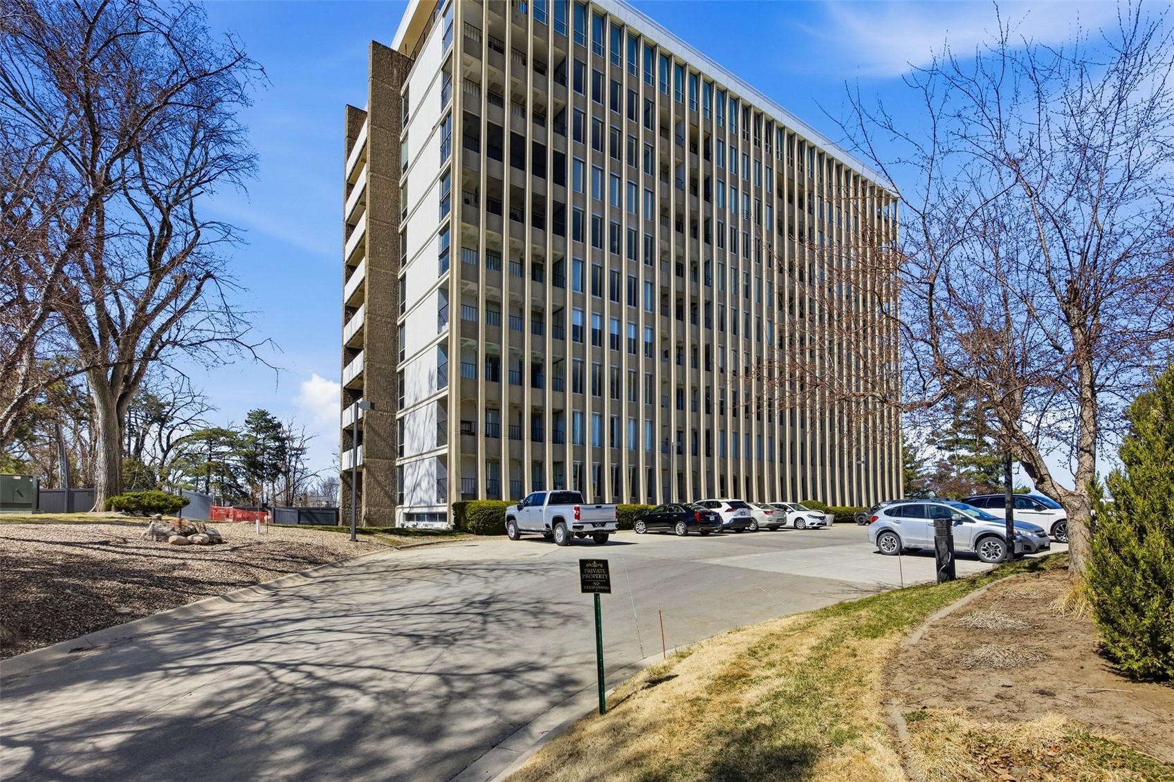 Photo 1 of 28 — 2222 1st Avenue NE #301 Unit #301, Cedar Rapids, IA 52402