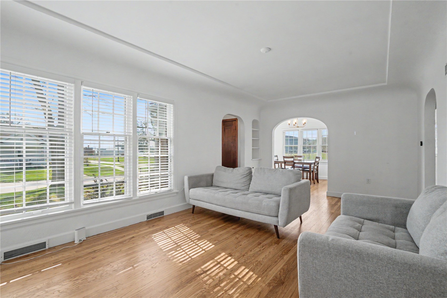 526 Longwood Drive NE