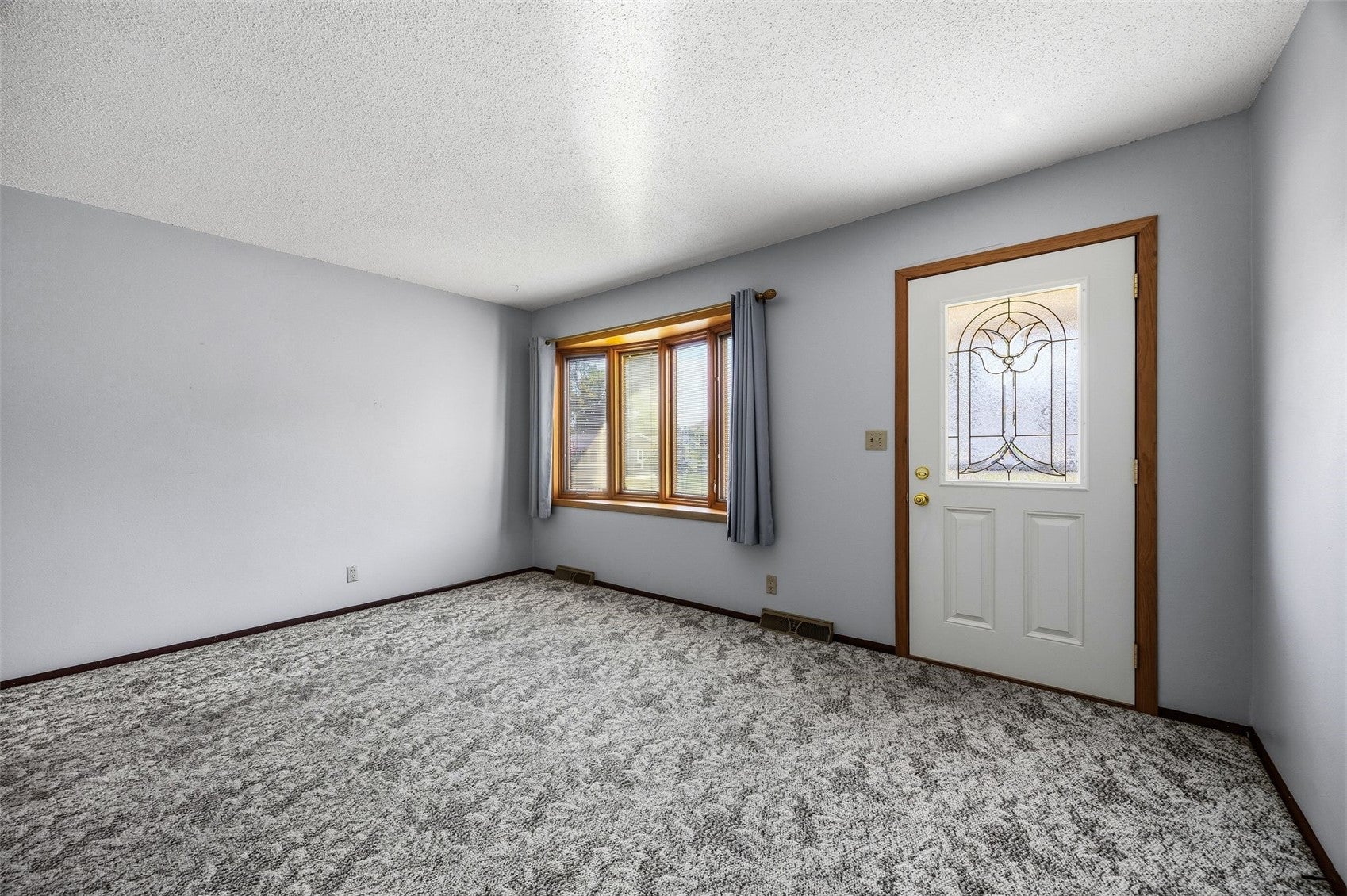223 Lynda Dr NW