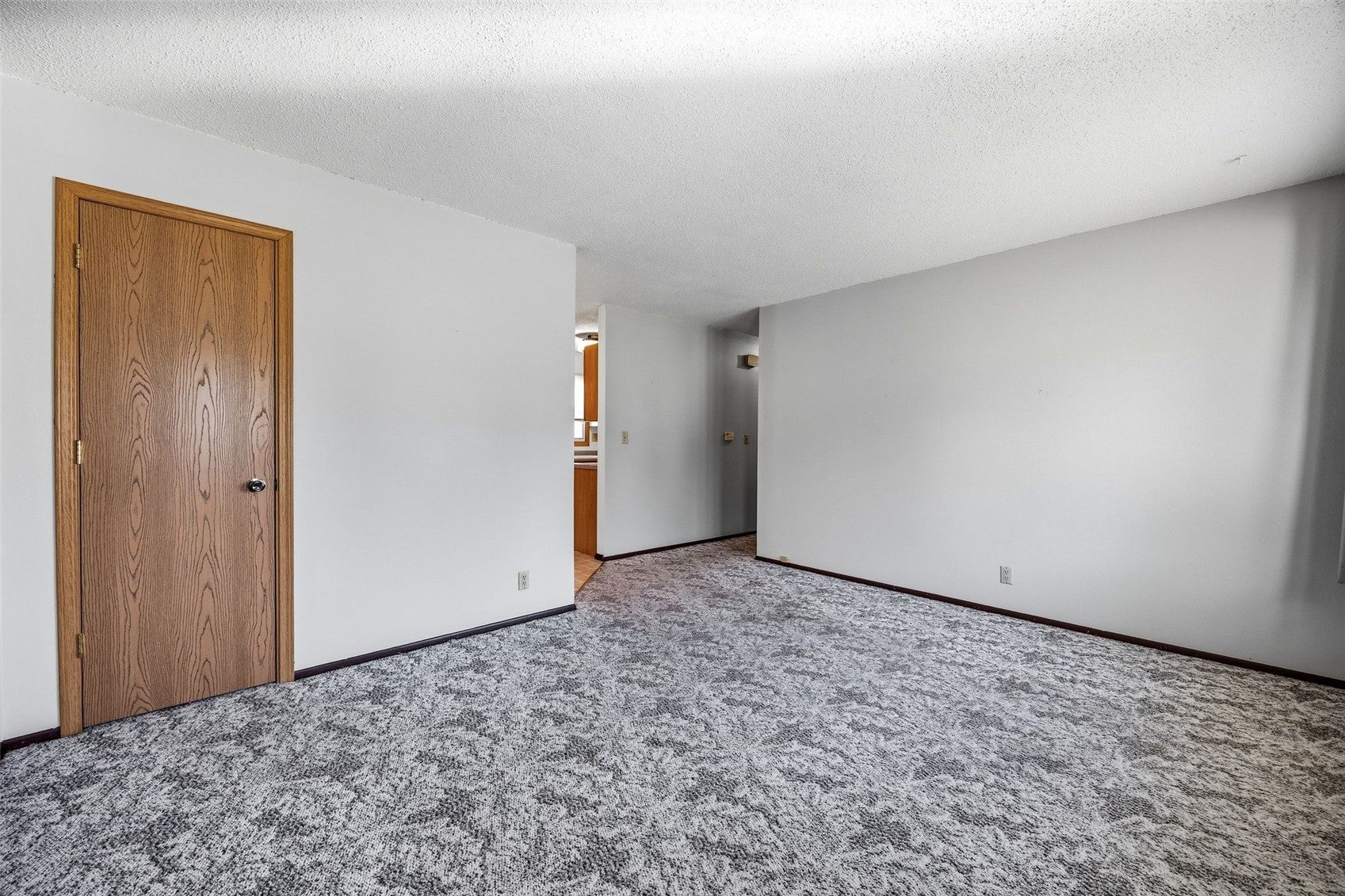 223 Lynda Dr NW