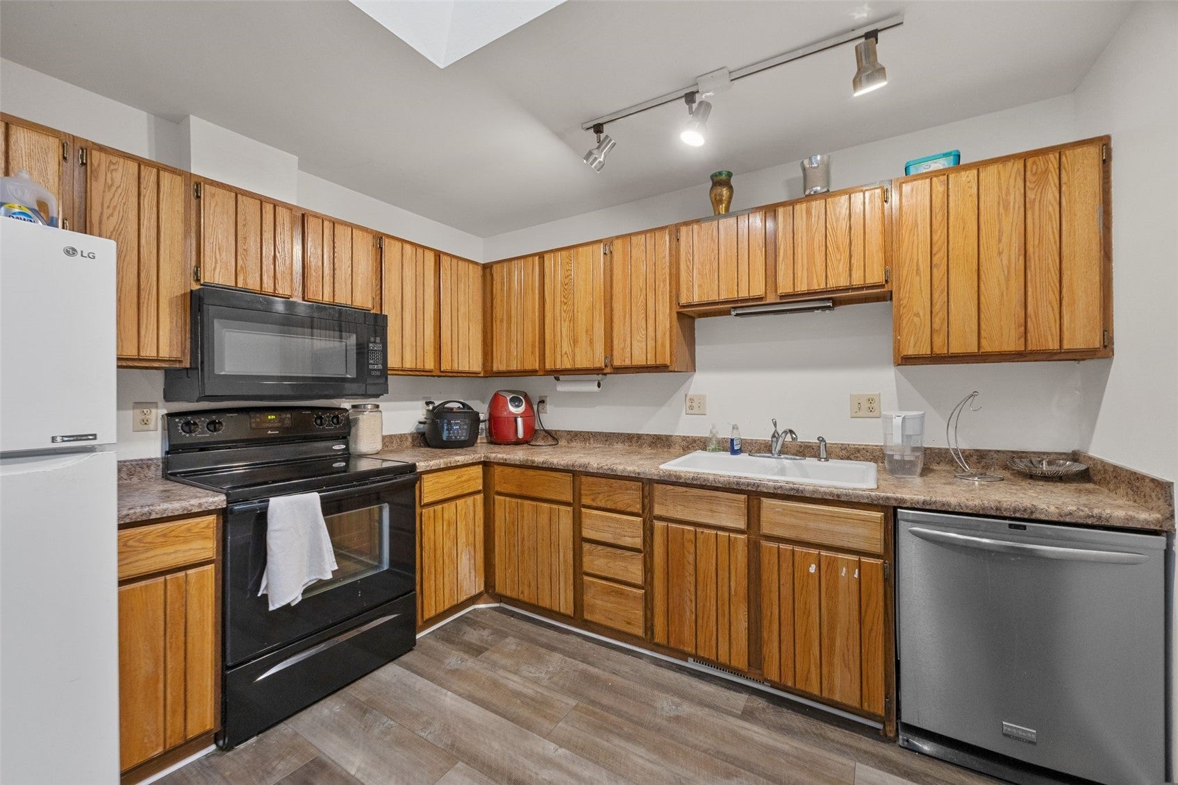 2264 Plaen View Drive