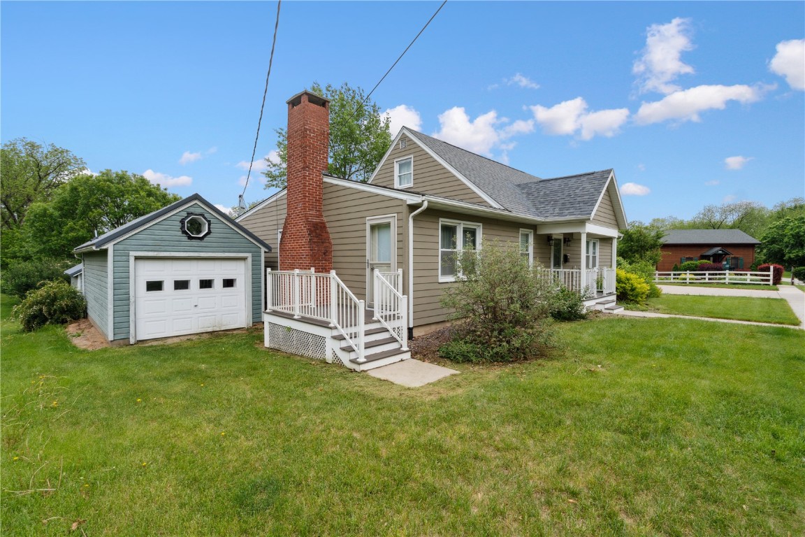 115 3RD ST NE