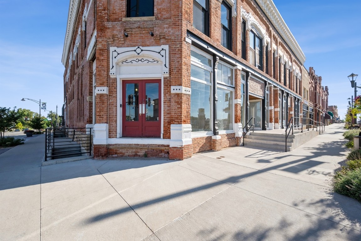 Photo 1 of 10 — 1000 7th Avenue Lower Level, Marion, IA 52302