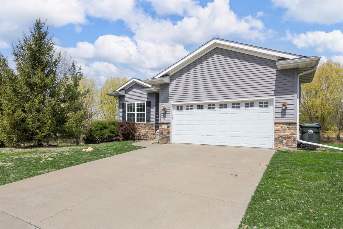 2091 Mackinaw Drive