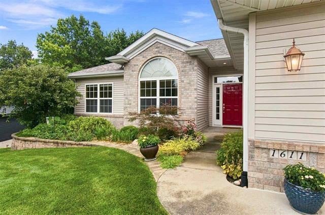 1611 Pine Ridge Court