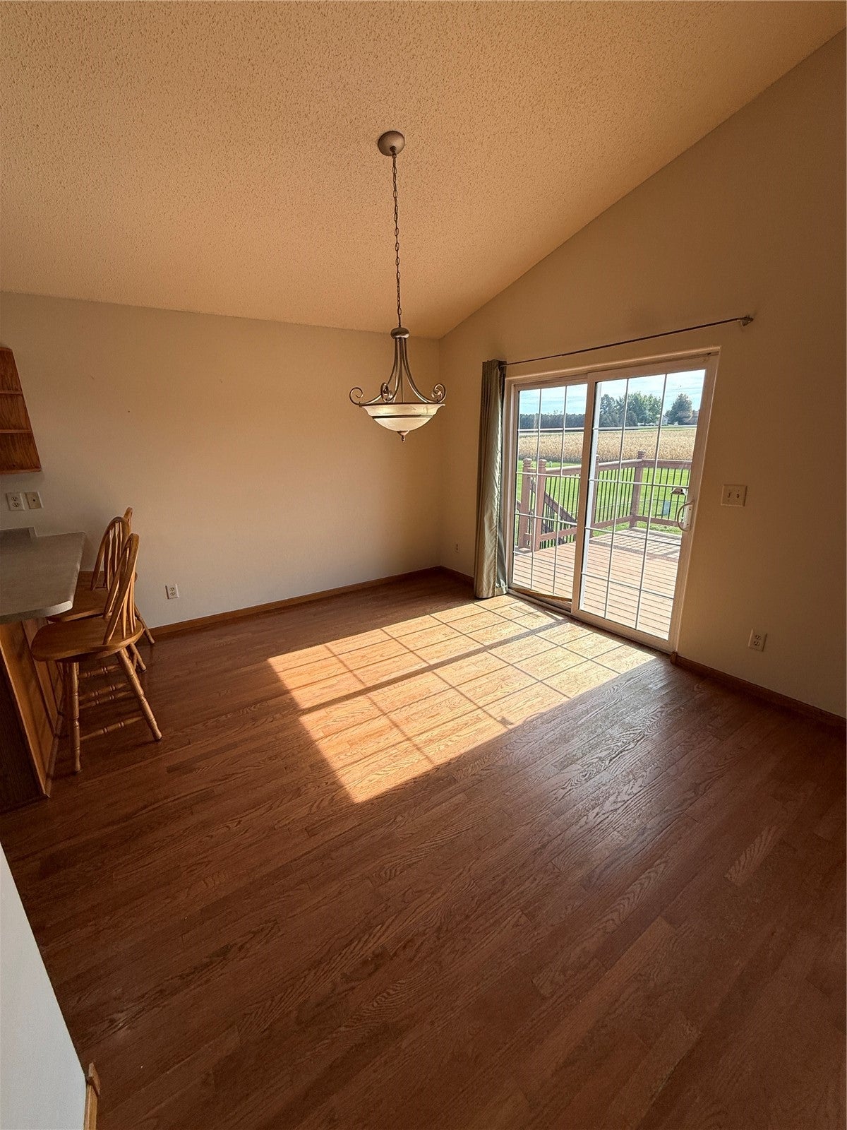 125 6th Avenue W