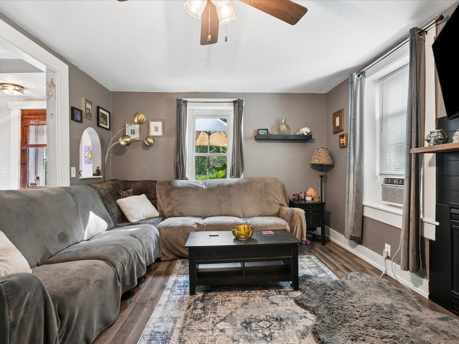 318 2nd St SW