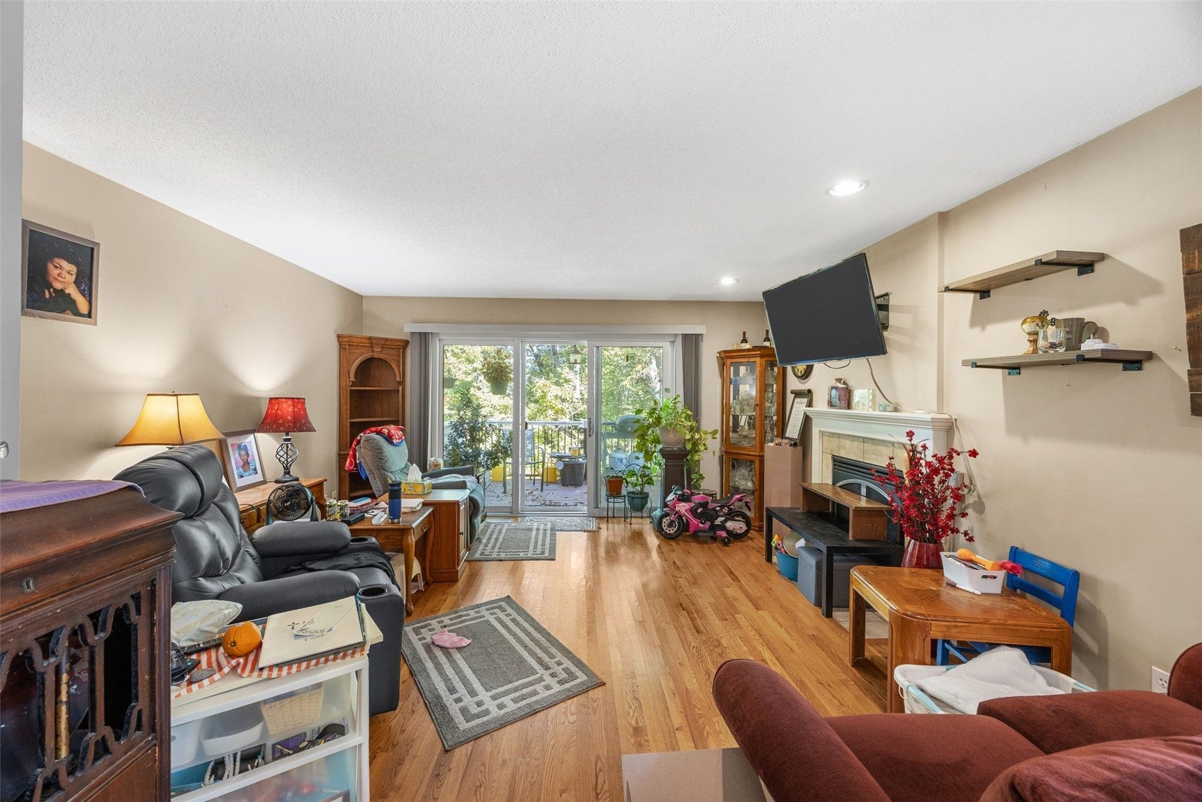 732 East Post Court SE