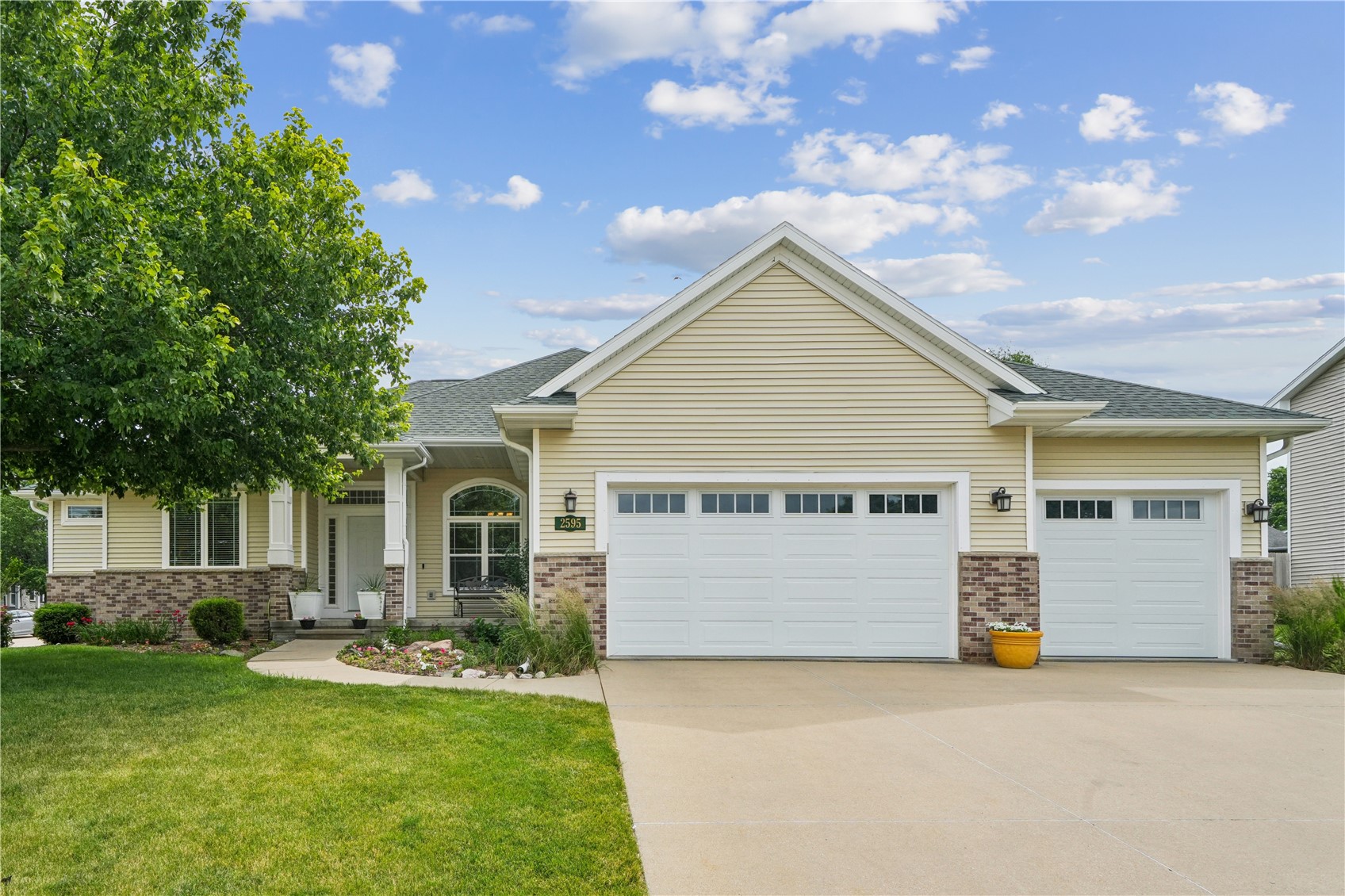 Photo 1 of 38 — 2595 Victoria Street, Marion, IA 52302