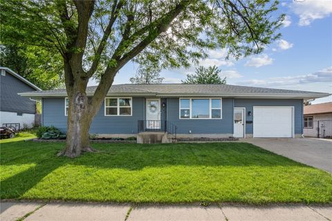 135 31st Street NW Cedar Rapids IA 52405
