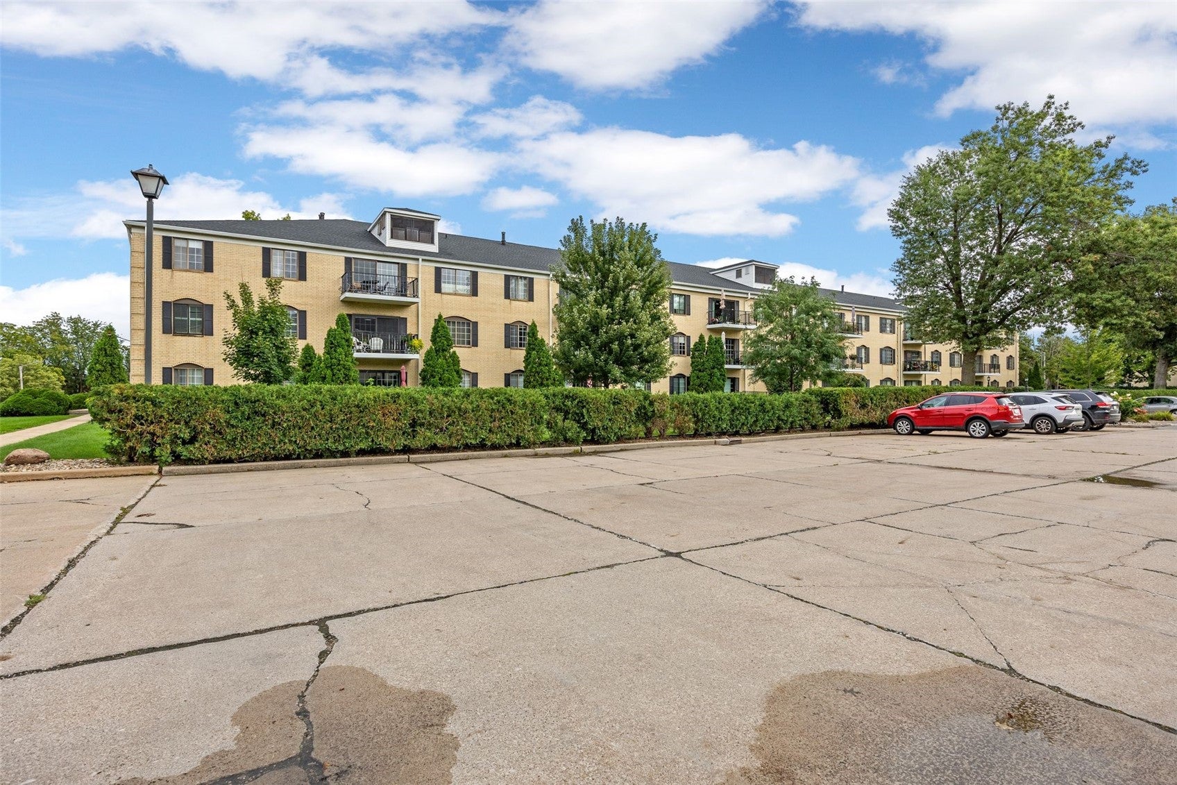 130 Thompson Drive SE 212