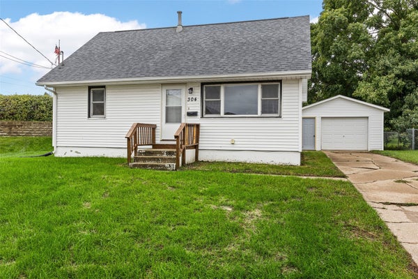 304 B AVE, HIAWATHA, IA 52233 - Image a6d37cda3237f7324dd85eef2f74a10d/2462527152