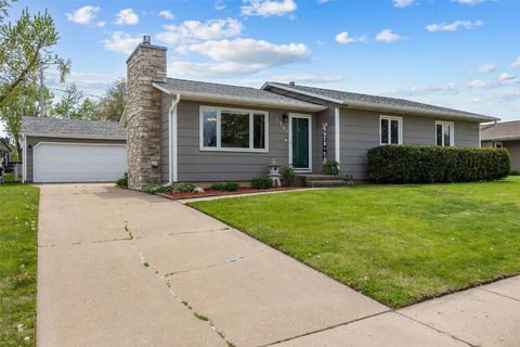 1325 Cress Parkway Hiawatha IA 52233