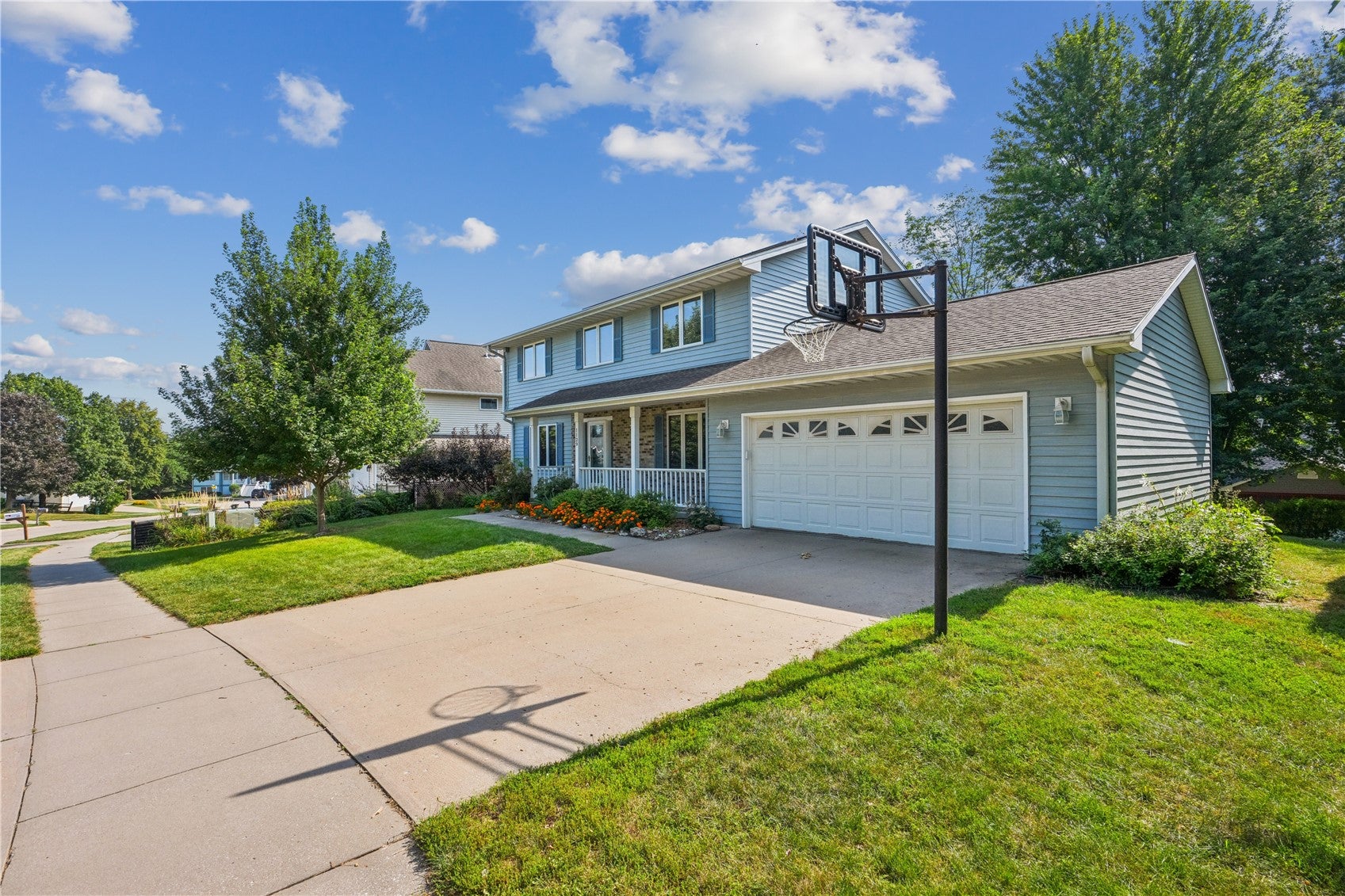 1129 Hampton Court