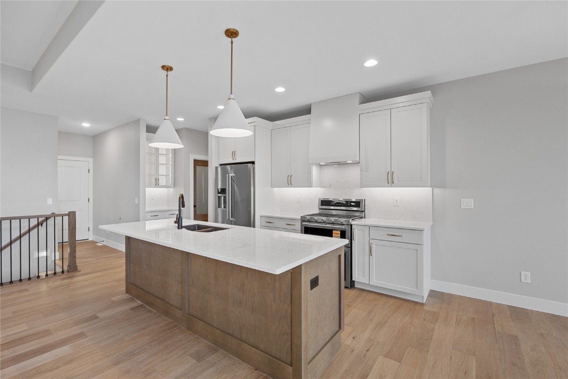 8806 Zeppelin Avenue NE