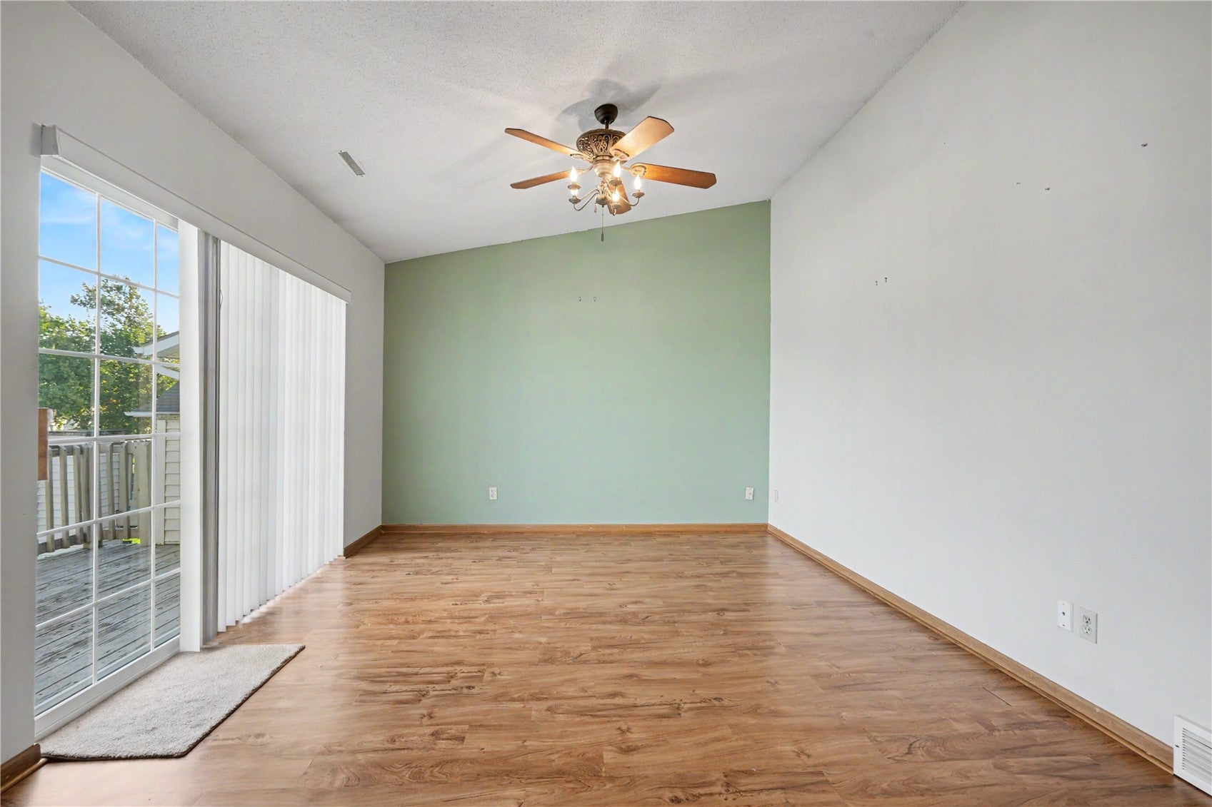 1240 44th Street E