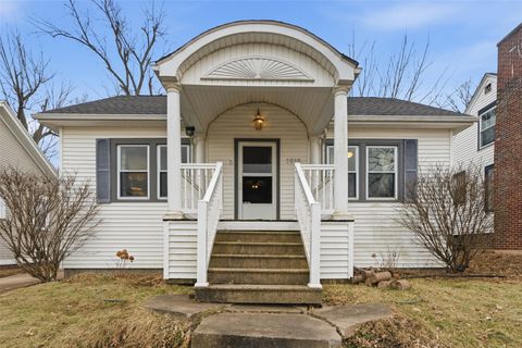1915 C Avenue Cedar Rapids IA 52402