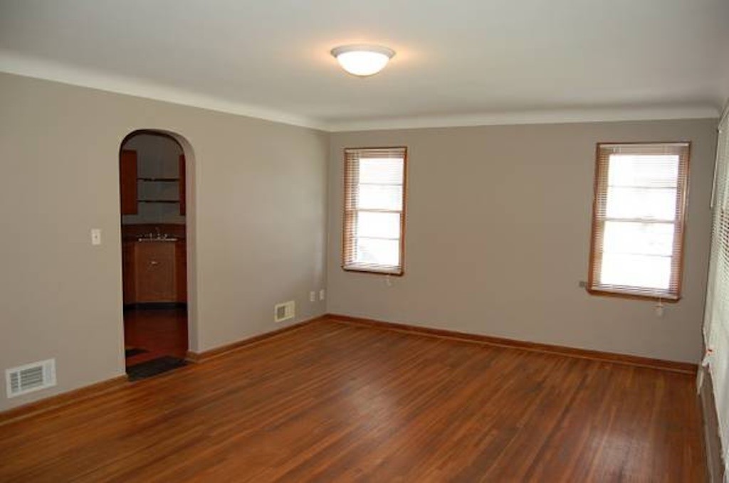 121 S Governor Street