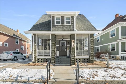 122 20th Street NE Cedar Rapids IA 52402