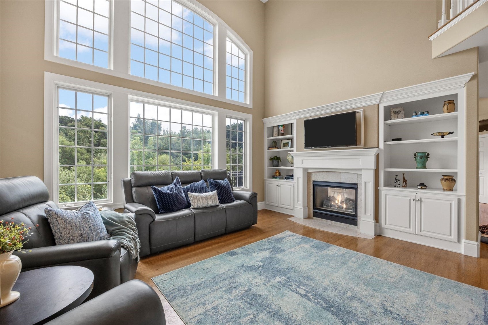 3826 Cedar Bluff Court NE