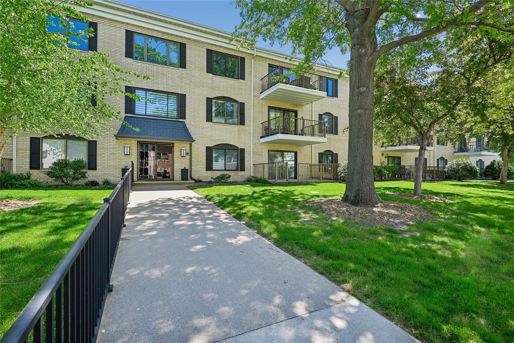 190 Cottage Grove Avenue SE 208