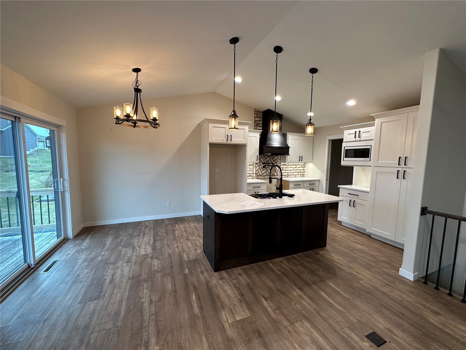 4595 Meadow Creek Dr