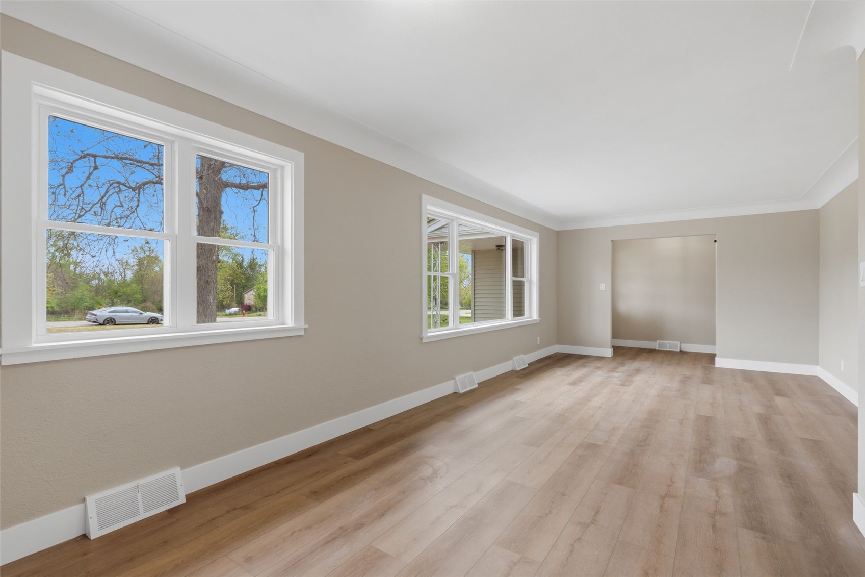 1033 Rolling Glen Drive