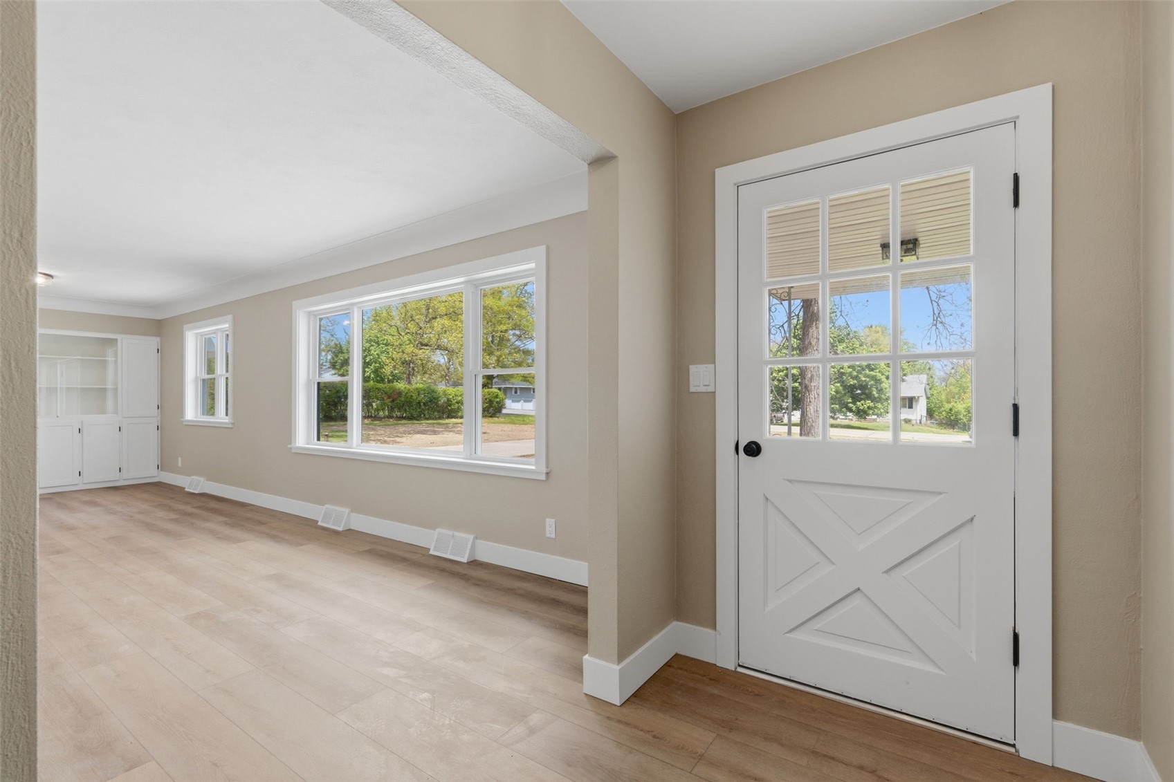 1033 Rolling Glen Drive